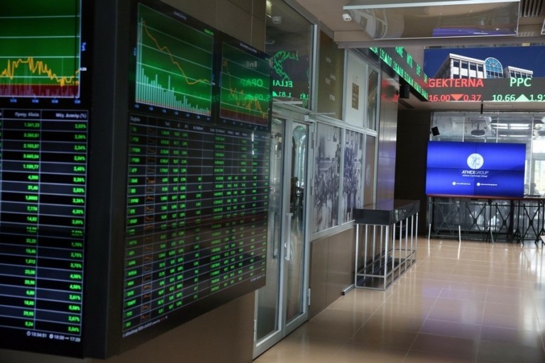 Χρηματιστήριο Αθηνών: Παραβιάστηκαν οι 2.000 μονάδες – Κύμα πωλήσεων στη Metlen